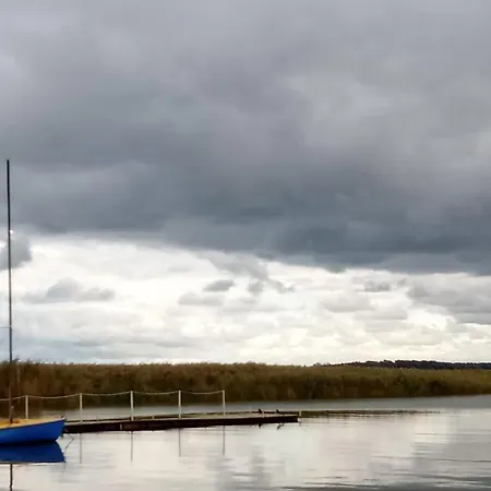 Fischstuebchen Neeberg 4 - Schwalbennest בית נופש Krummin