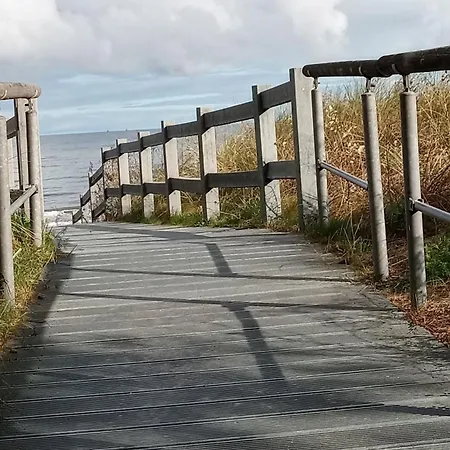 בית נופש Fischstuebchen Neeberg 4 - Schwalbennest