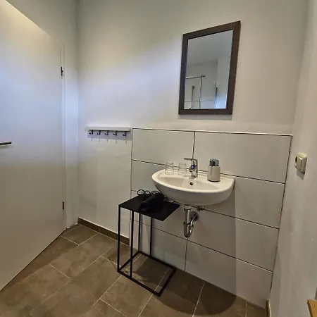 בית נופש Fischstuebchen Neeberg 4 - Schwalbennest