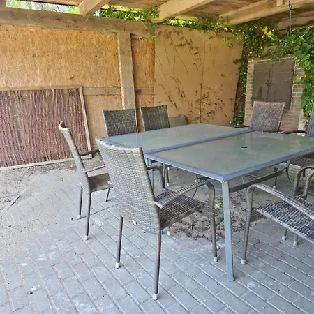 Holiday home Fischstuebchen Neeberg 4 - Schwalbennest