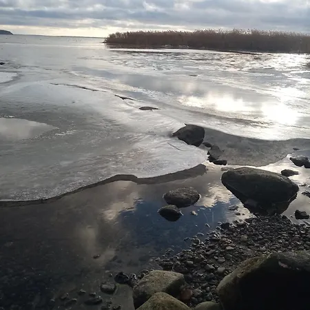 בית נופש Fischstuebchen Neeberg 4 - Schwalbennest *