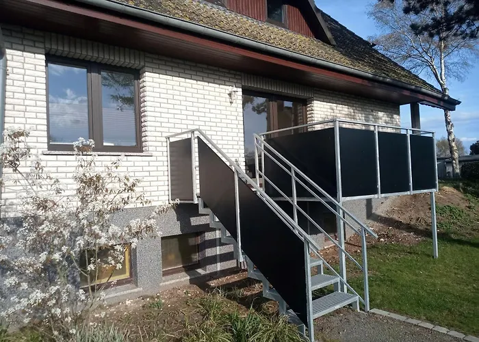 Dom wakacyjny Fischstuebchen Neeberg 4 - Schwalbennest