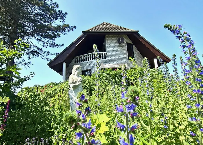 Fischstuebchen Neeberg 4 - Schwalbennest Krummin